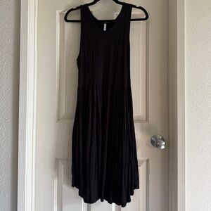 Chic Black Sleeveless Midi Dress